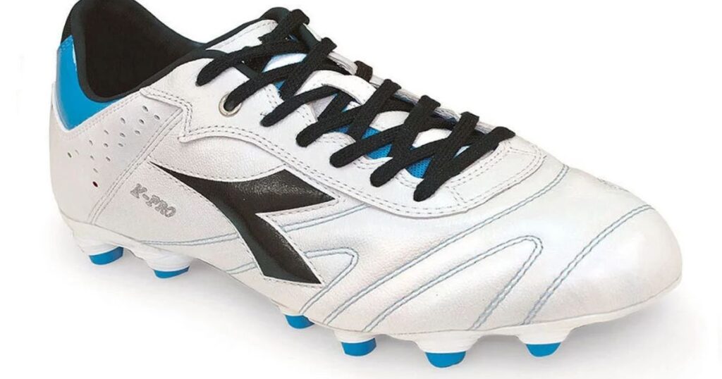 Men’s White Soccer Shoes